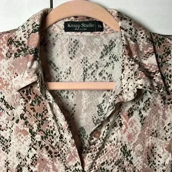 Knapp Studio Snakeskin Sleeveless Button Down Hi-Low Flounce Hem Top Size XL - Picture 3 of 7